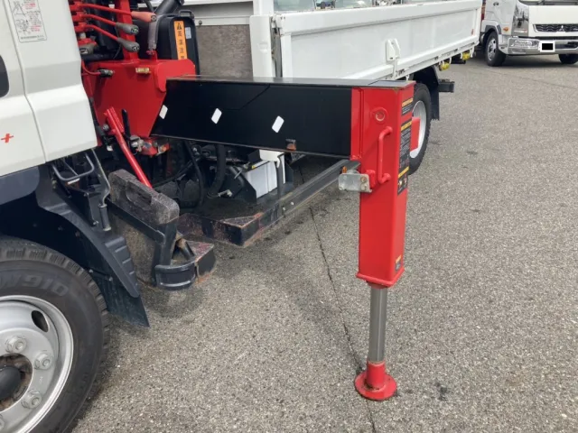 手動アウトリガーです。|三菱 キャンター 2PG-FEB80(2WD)の写真24