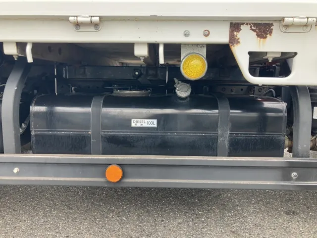 燃料タンクです。|三菱 キャンター 2PG-FEB80(2WD)の写真29