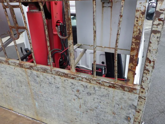 トリイ裏側にキズ・サビ・曲がりがあります。|三菱 ファイター QKG-FK62FZの写真45