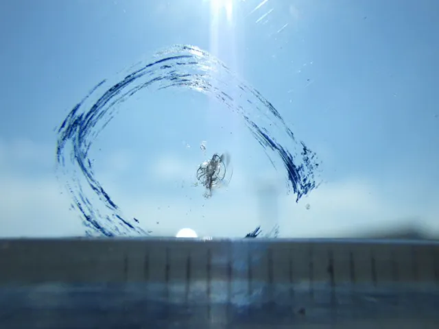 フロントガラスに飛び石キズがあります。|いすゞ フォワード TKG-FRR90S1(2WD)の写真12