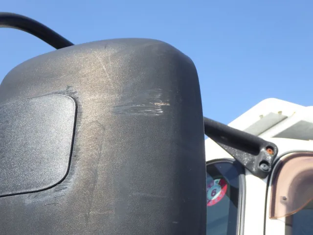 助手席側ミラーにスレがあります。|いすゞ フォワード TKG-FRR90S1(2WD)の写真23