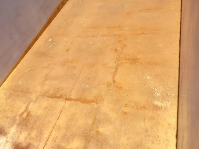 床鉄板にキズ・サビ・ヘコミがあります。|いすゞ フォワード TKG-FRR90S1(2WD)の写真38