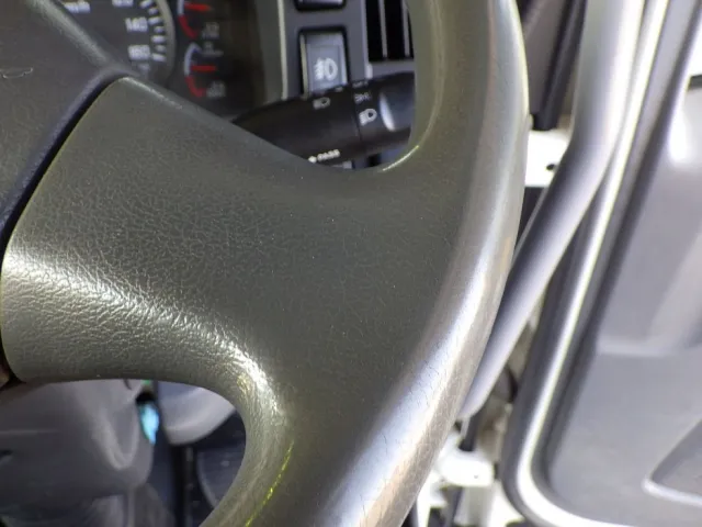 ハンドルにスレがあります。|いすゞ フォワード TKG-FRR90S1(2WD)の写真44