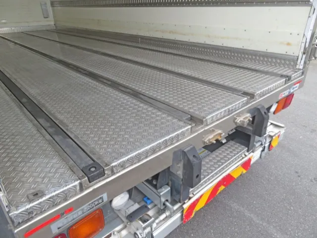 ジョロダーレール4列付きです。|いすゞ フォワード 2PG-FRR90T2(2WD)の写真22