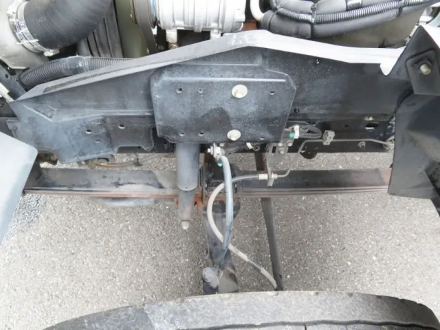 脚周りに色あせがあります。|いすゞ フォワード 2PG-FRR90T2(2WD)の写真37