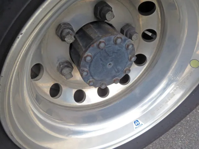 軸にサビがあります。|いすゞ フォワード 2PG-FRR90T2(2WD)の写真49