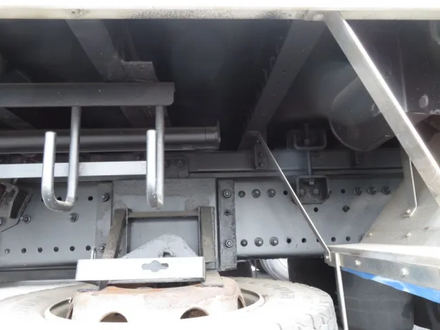 シャーシとネタの状態です。|日野 プロフィア 2DG-FW1AHGの写真7