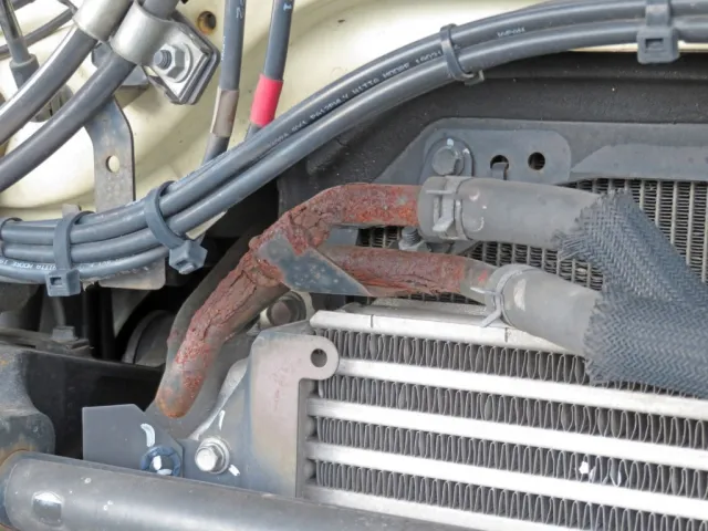 配管にサビ・腐食があります。|日野 プロフィア 2DG-FW1AHGの写真10