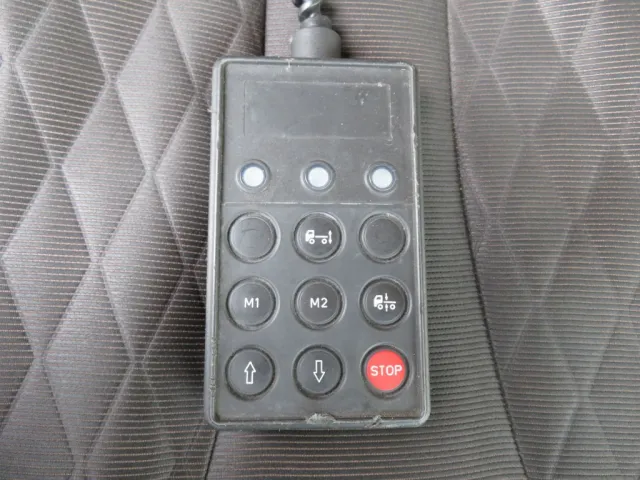 エアサスのコントローラーです。|日野 プロフィア 2DG-FW1AHGの写真21