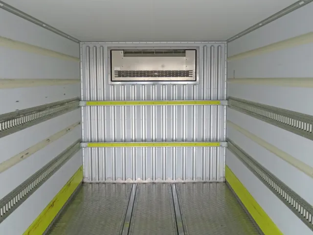 いすゞ フォワード 2PG-FRR90S2(2WD)の写真9