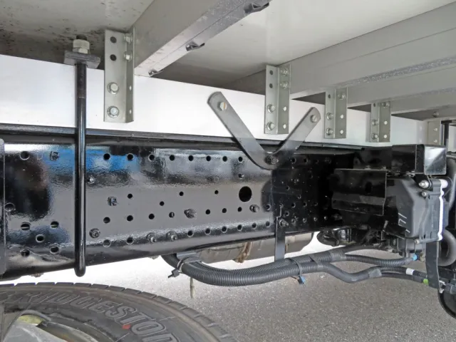 シャーシは仕上げられています。|いすゞ フォワード 2PG-FRR90S2(2WD)の写真17