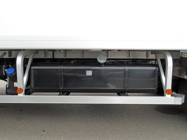 燃料タンクは200Lです。|いすゞ フォワード 2PG-FRR90S2(2WD)の写真18
