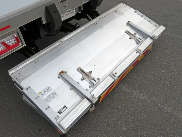 ゲート裏面の状態です。|いすゞ フォワード 2PG-FRR90S2(2WD)の写真35