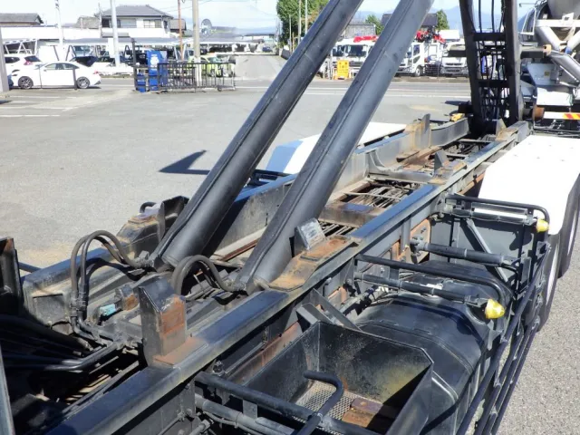 シャーシの状態です。|三菱 スーパーグレート 2PG-FV70HZの写真7