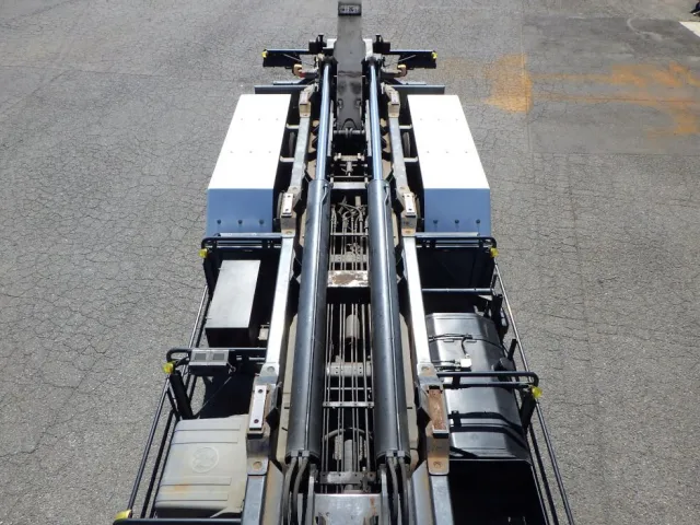 ツインシリンダーです。|三菱 スーパーグレート 2PG-FV70HZの写真8