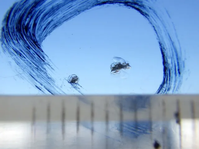 フロントガラスに小キズがあります。|三菱 スーパーグレート 2PG-FV70HZの写真14