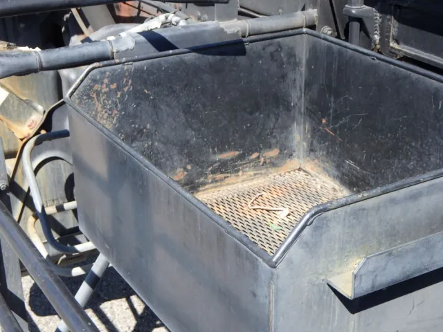 物入れにキズ・サビがあります。|三菱 スーパーグレート 2PG-FV70HZの写真32