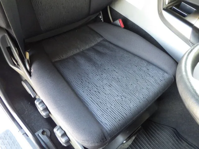 運転席座面にヘタリがあります。|三菱 スーパーグレート 2PG-FV70HZの写真36