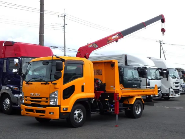 いすゞ フォワード 2RG-FRR90S2(2WD)の写真1