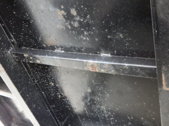 バディー裏側にサビがあります。|いすゞ フォワード 2RG-FRR90S2(2WD)の写真34