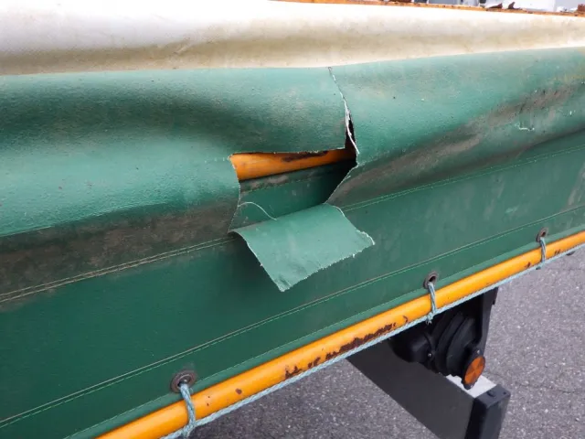 コボレーンシートに破れがあります。|いすゞ フォワード 2RG-FRR90S2(2WD)の写真37