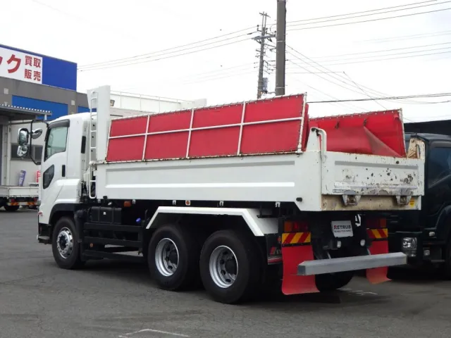 いすゞ ギガ 2PG-CXZ77CTの写真3