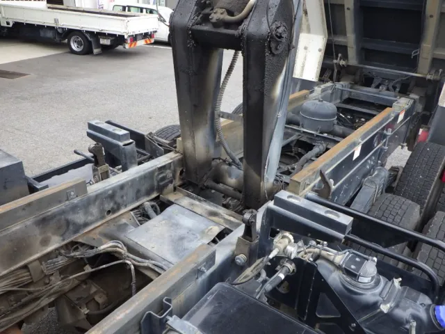 シャーシの状態です。|いすゞ ギガ 2PG-CXZ77CTの写真10