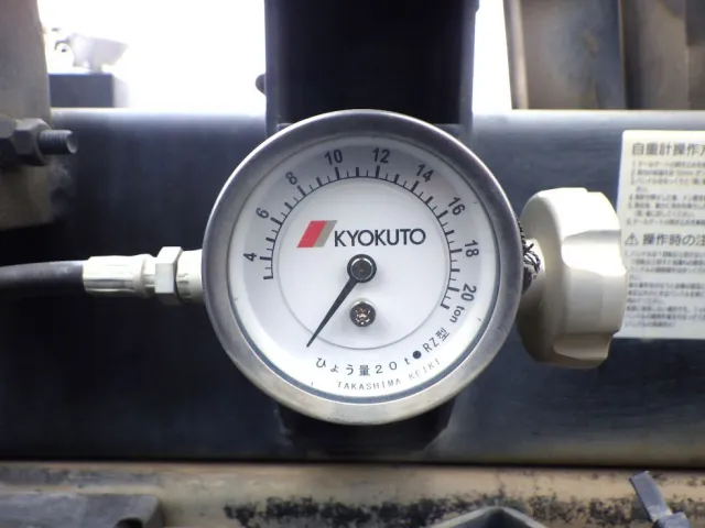 自重計の状態です。|いすゞ ギガ 2PG-CXZ77CTの写真11