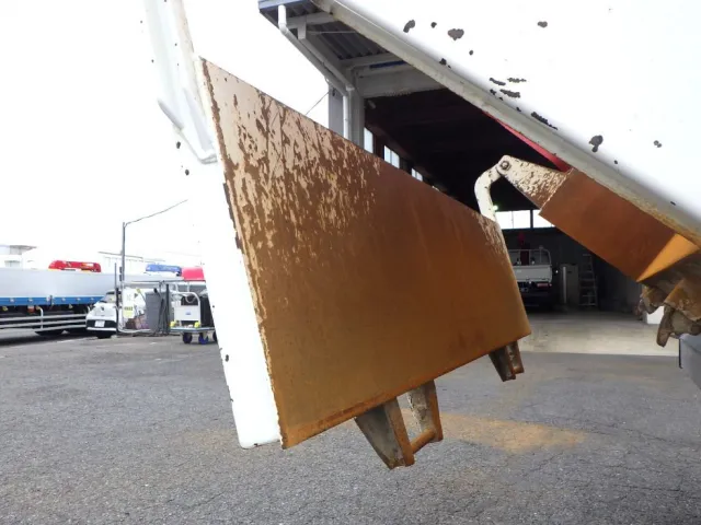 ゲート裏側の状態です。|いすゞ ギガ 2PG-CXZ77CTの写真12