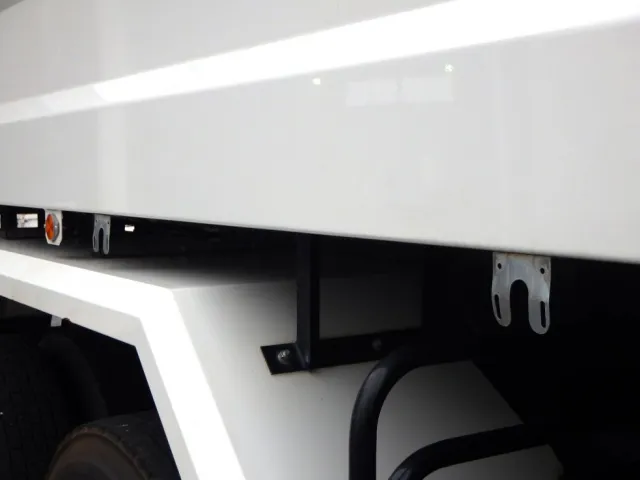 マーカーは欠品しています。(配線はあります)|いすゞ ギガ 2PG-CXZ77CTの写真32