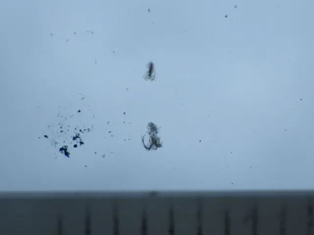 フロントガラスに小キズがあります。|日野 デュトロ TKG-XZU650M(2WD)の写真16