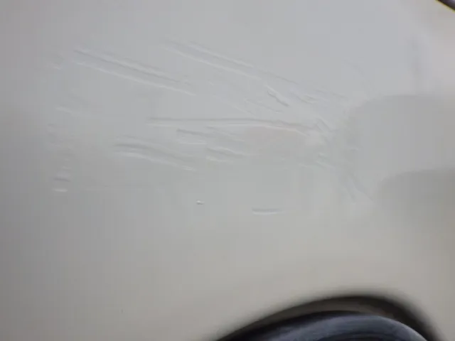 フロントバンパーに塗装跡があります。|日野 デュトロ TKG-XZU650M(2WD)の写真25