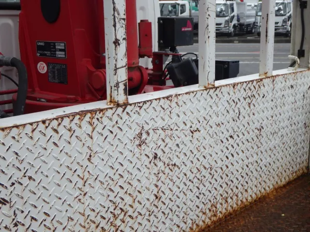 プロテクター裏側にキズ・サビがあります。|日野 デュトロ TKG-XZU650M(2WD)の写真34