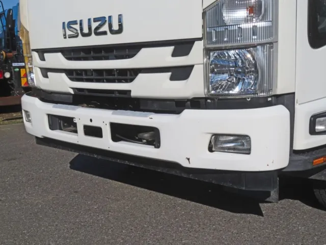フロントバンパーにサビ・キズがあります。（左右）|いすゞ フォワード 2PG-FRR90S1(2WD)の写真22
