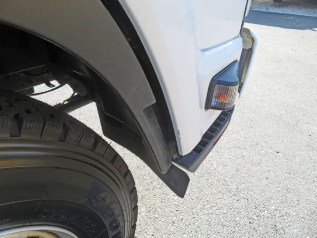 運転席側ドア前方に少しキズがあります。|いすゞ フォワード 2PG-FRR90S1(2WD)の写真27