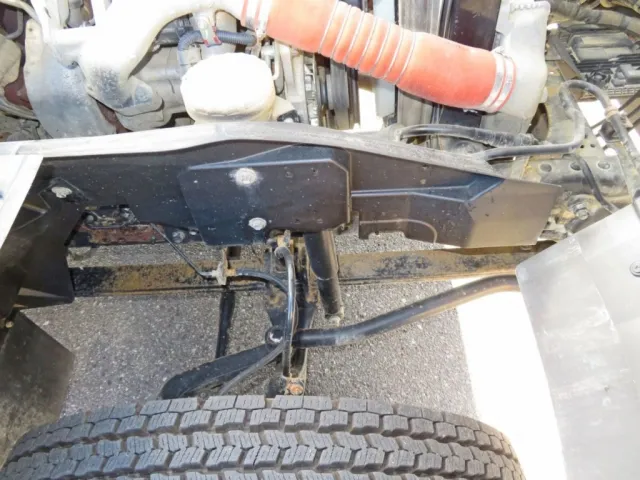 脚廻りにサビがあります。|いすゞ フォワード 2PG-FRR90S1(2WD)の写真43