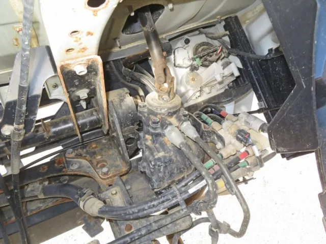 キャブ下にサビがあります。|いすゞ フォワード 2PG-FRR90S1(2WD)の写真45