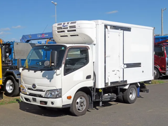 日野 デュトロ 2RG-XZC605M(2WD)の写真1