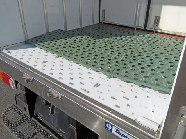 床の状態です。|日野 デュトロ 2RG-XZC605M(2WD)の写真12