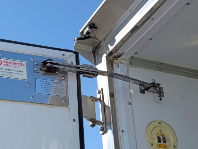 90度ストッパー付きです。|日野 デュトロ 2RG-XZC605M(2WD)の写真13