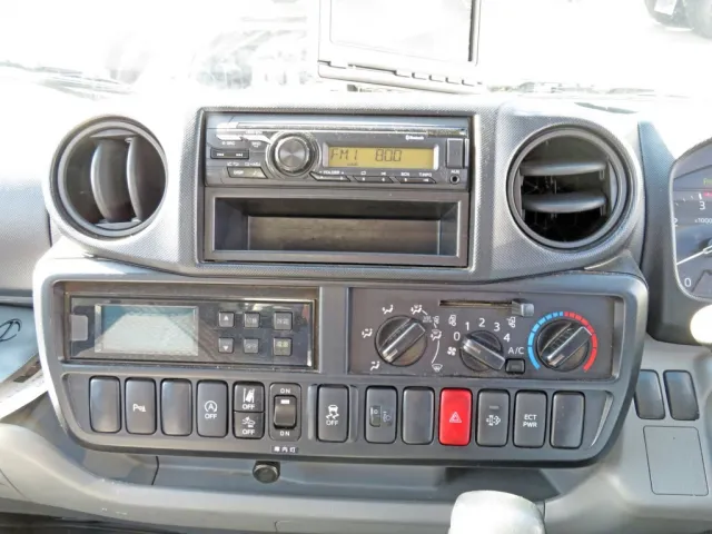 インパネ周りの状態です。|日野 デュトロ 2RG-XZC605M(2WD)の写真30