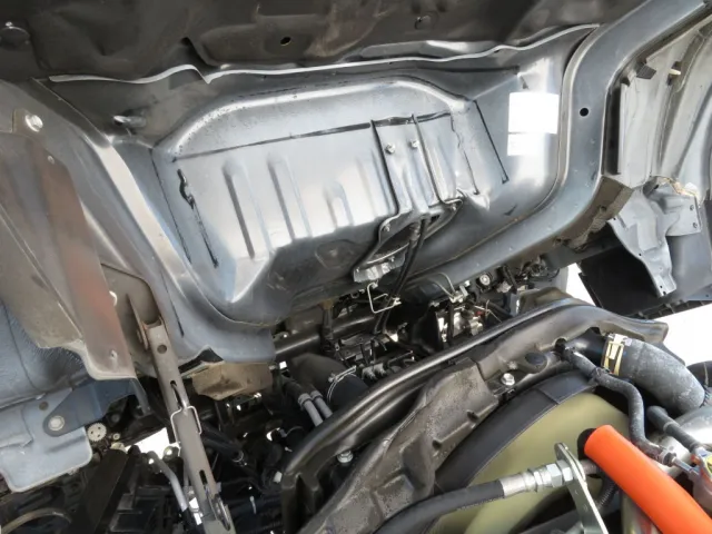 キャブ下面の状態です。|日野 デュトロ 2RG-XZC605M(2WD)の写真35