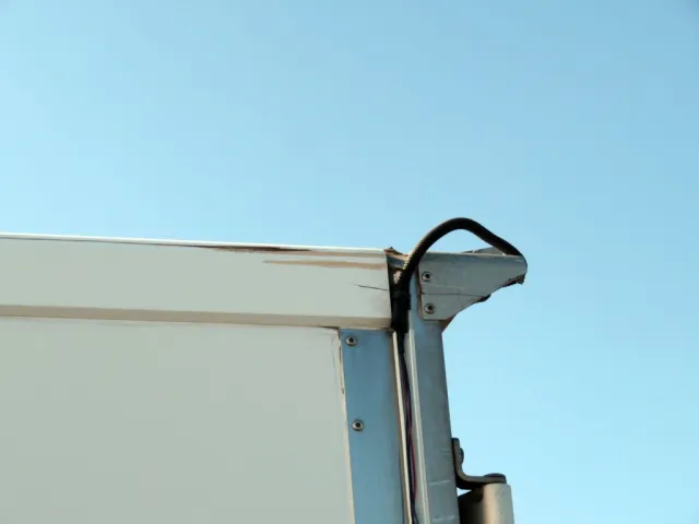 助手席側後方にキズがあります。|日野 デュトロ 2RG-XZC605M(2WD)の写真36