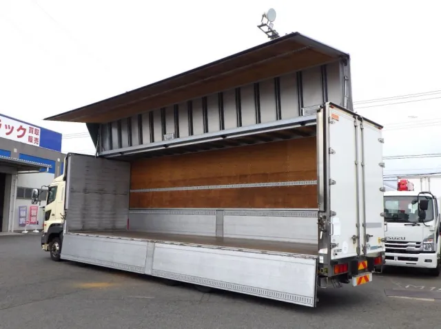 日野 プロフィア QKG-FW1AXBGの写真3