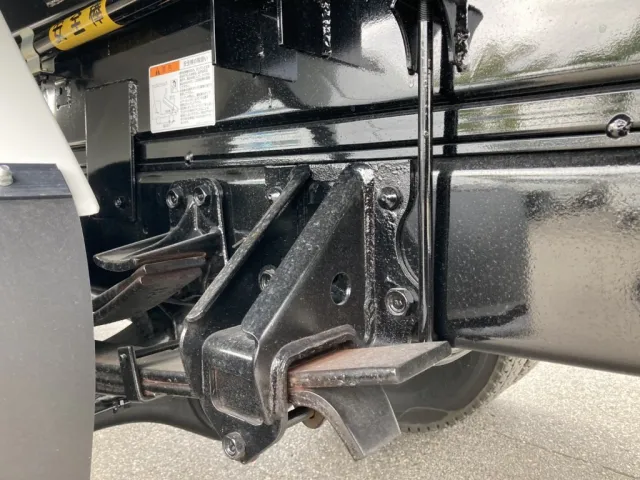 シャーシとスプリングの状態です。|いすゞ フォワード 2RG-FRR90S2(2WD)の写真7