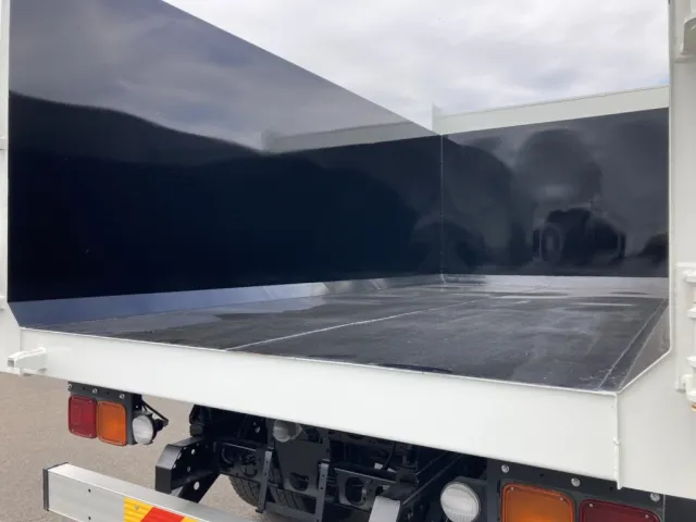 床後方の状態です。|いすゞ フォワード 2RG-FRR90S2(2WD)の写真24