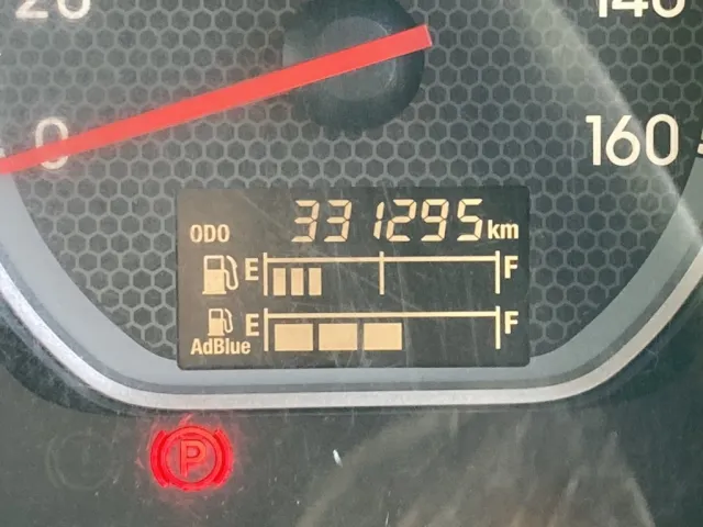 走行メーターです。|いすゞ フォワード 2RG-FRR90S2(2WD)の写真38