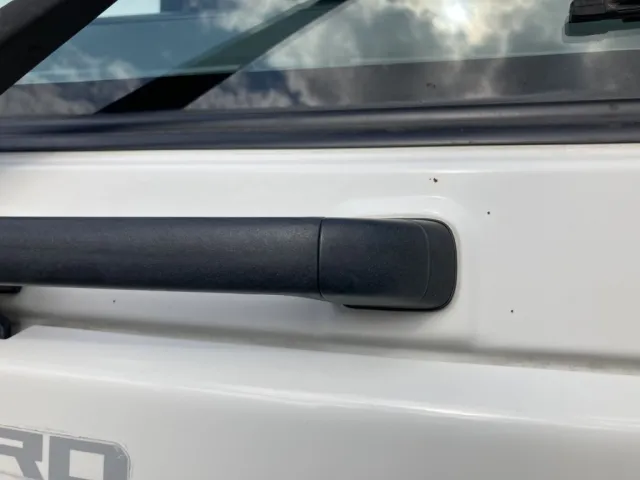 細かい飛び石が有ります。|いすゞ フォワード 2RG-FRR90S2(2WD)の写真45