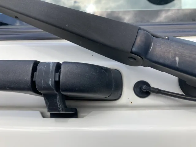 細かい飛び石が有ります。|いすゞ フォワード 2RG-FRR90S2(2WD)の写真46