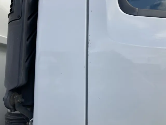右ドア側方に細かいキズが有ります。|いすゞ フォワード 2RG-FRR90S2(2WD)の写真49